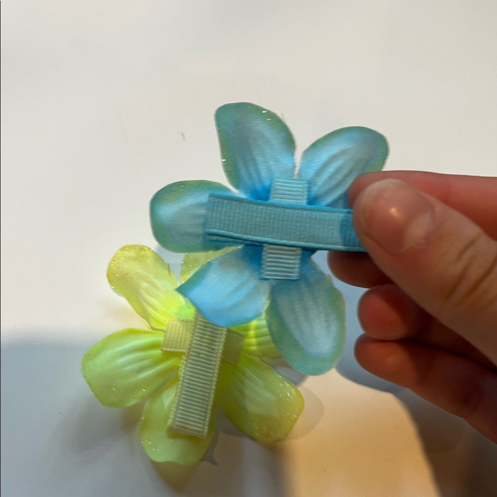 💐2 for $15💐 Yellow & Blue Flower hair clip ons - Picture 7 of 7
